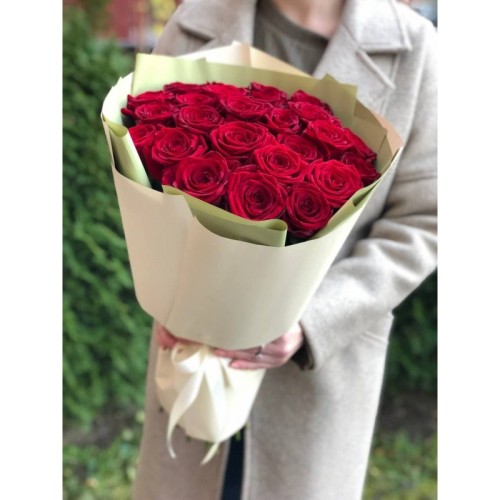Купить на заказ Букет из 21 красной розы с доставкой в Аягозе