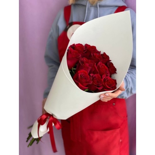 Купить на заказ 15 красных роз с доставкой в Аягозе