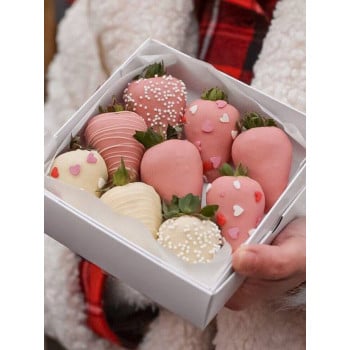 Клубника в шоколаде 9 шт Клубника в шоколаде 9 шт